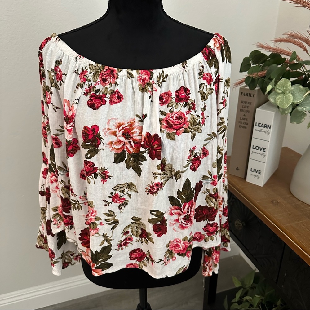Ambiance Floral Blouse in Red and Pink, Off The Shoulder, Cropped, Size 2XL